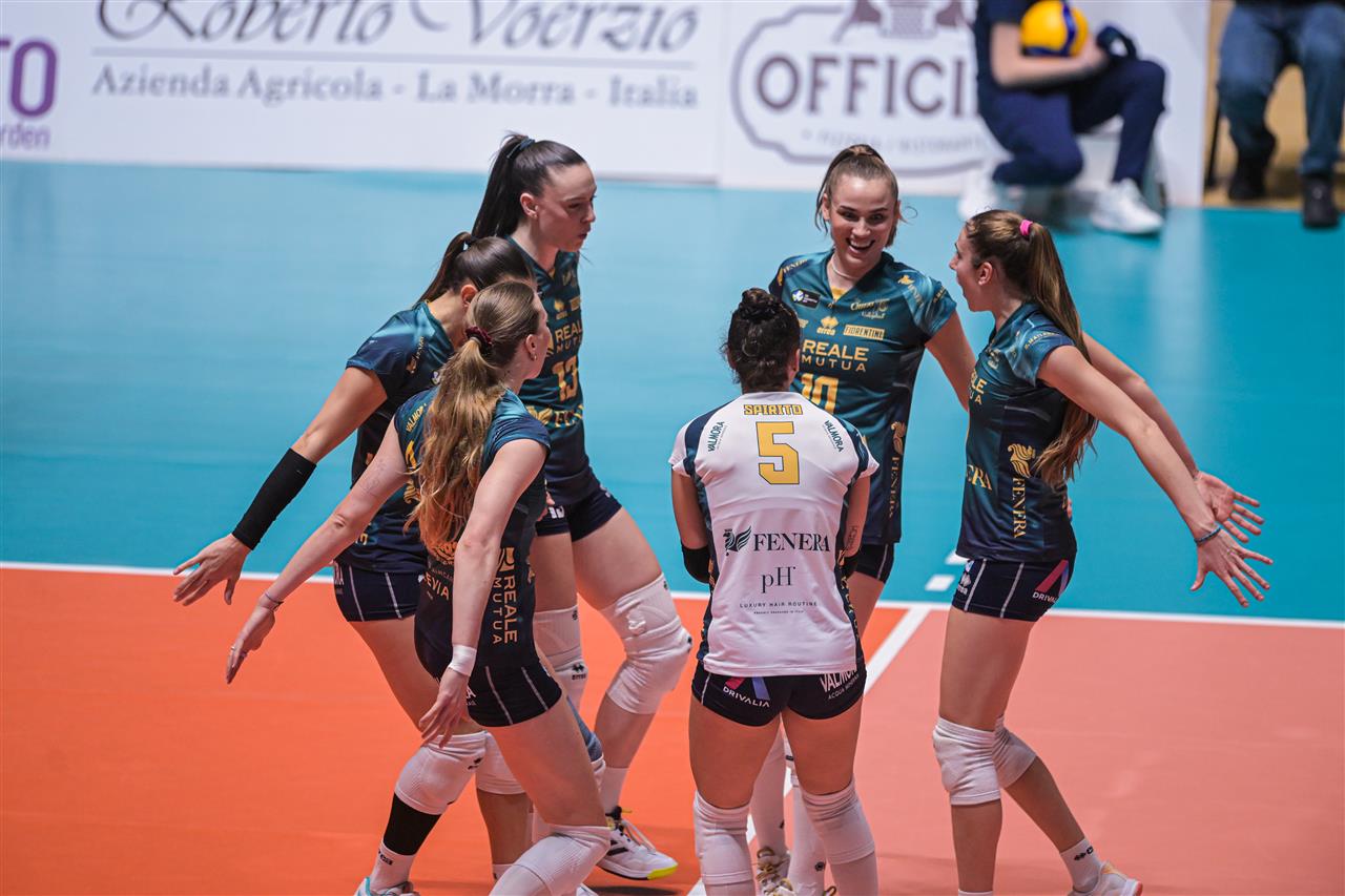 Chieri '76 Asegura Su Puesto en la Final de la Copa CEV; Galatasaray También Avanza Cómodamente